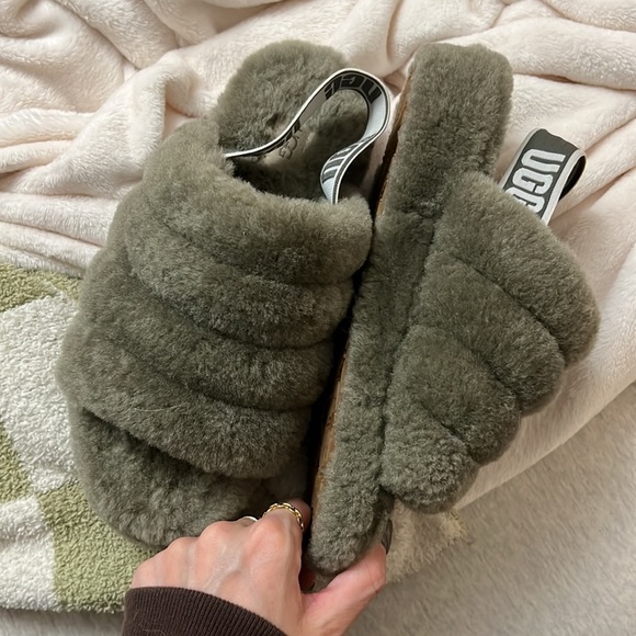 like new UGG back strap slippers - Picture 5 of 5